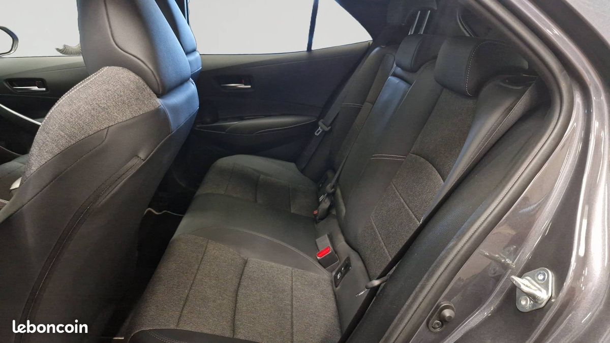 TOYOTA Corolla Hybride 140ch Design (image 22)