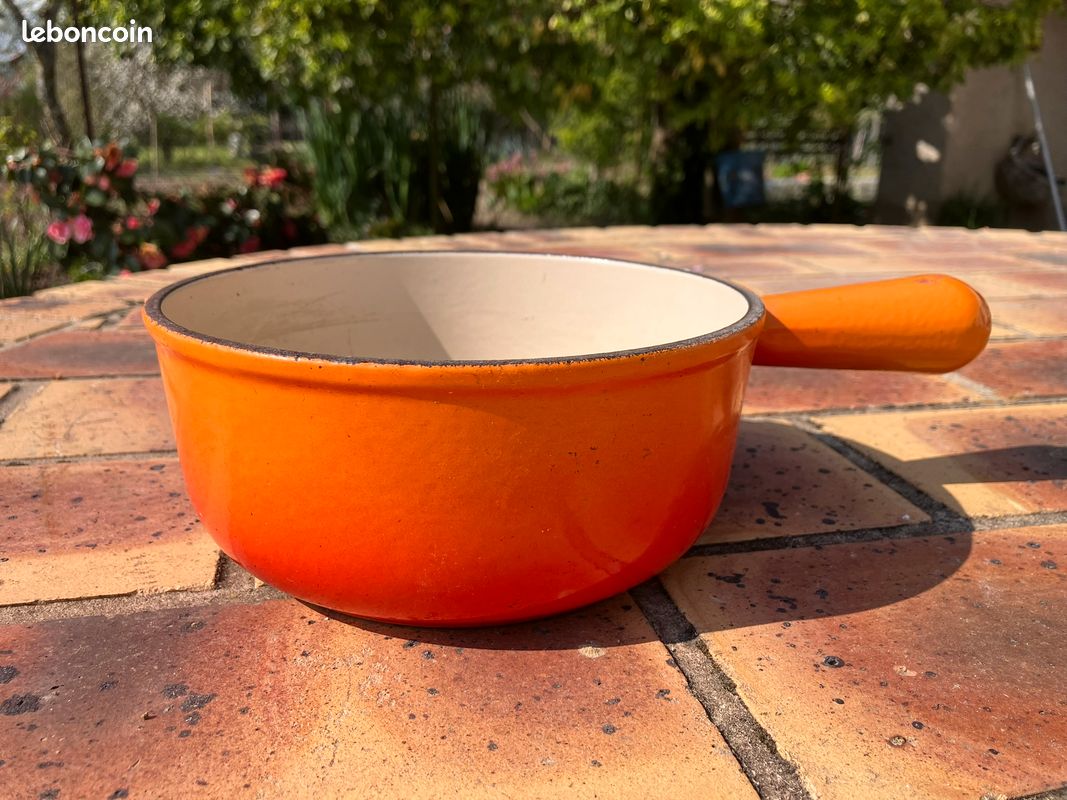 Casserole en fonte émaillée avec manche en bois 18cm 1,8l