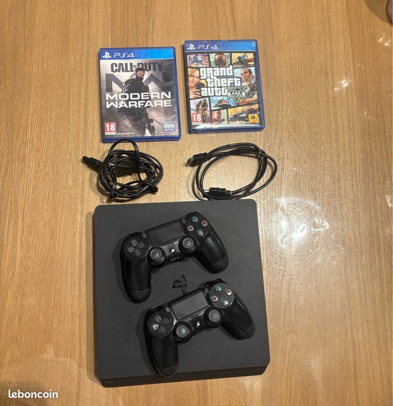 Ps4 slim 500go + 2 manettes et 1 jeux - Consoles