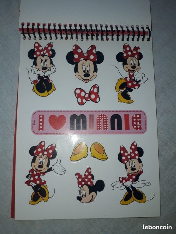 Carnet coloriage + pochoirs + stickers - Minnie - Disney (image 2)