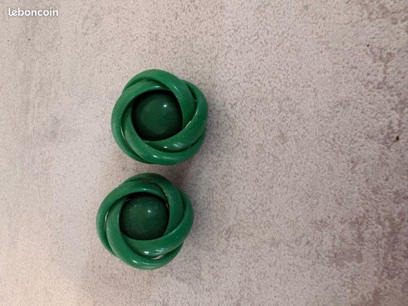 Ancienne Paire De Boucles D'oreilles – Perle Verte, Style Solitaire, Vintage (occasion)