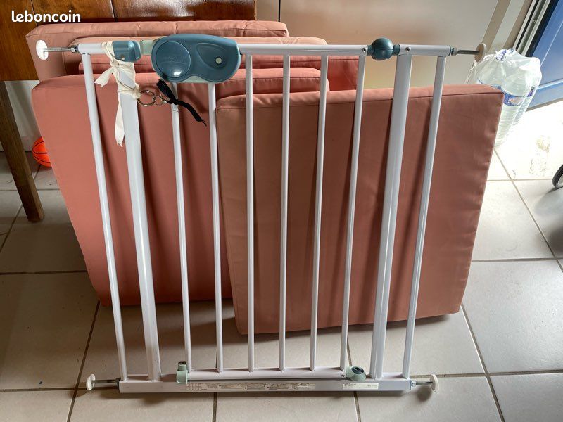 Barrière escalier sécurité bébé (image 1)