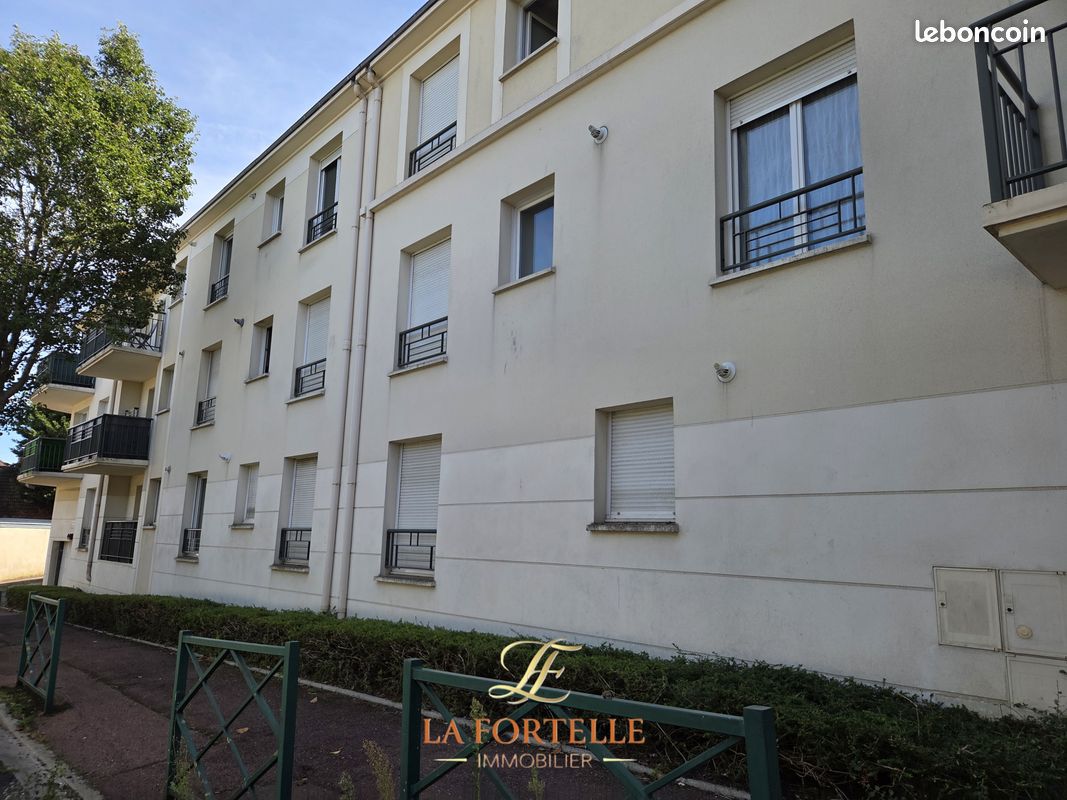 Appartement 2 pièces 44 m² · à Mantes-la-Ville · 44 m² · 940 €/mois