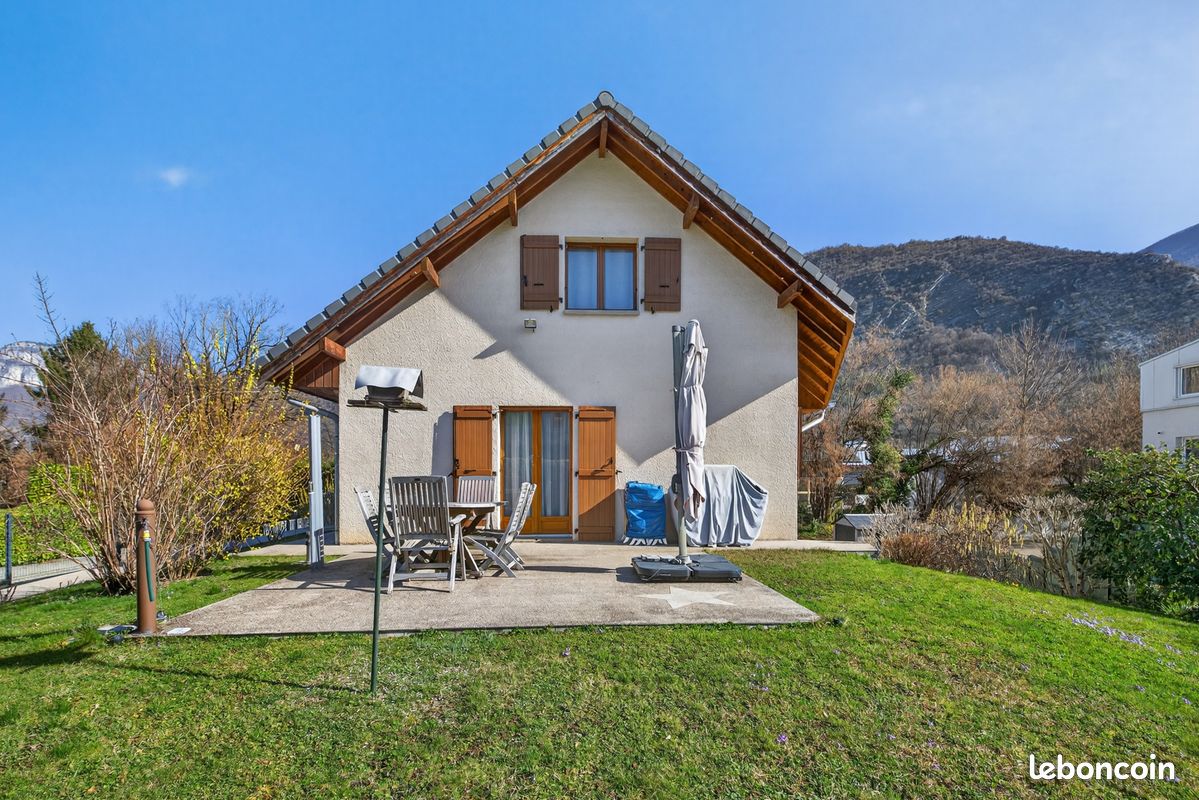 Maison 6 pièces 195 m² · à Challes-les-Eaux · 195 m² · 549 000 €