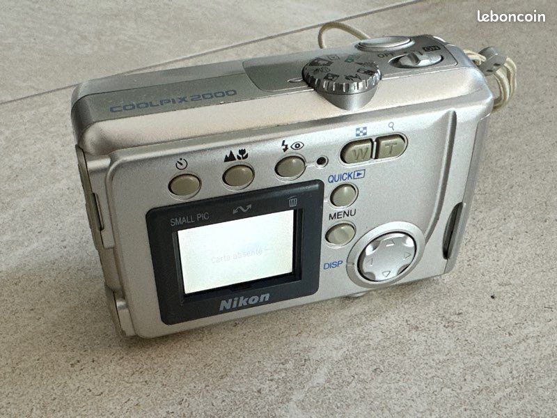 Kipróbáltuk: Nikon Coolpix 2000 - Oldal 2 a 9-ből