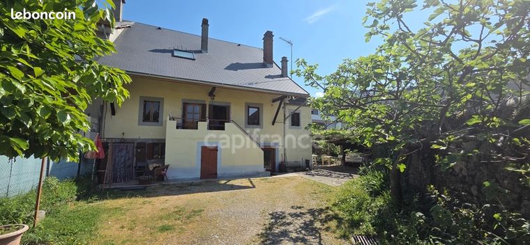 Maison 10 pièces 198 m²