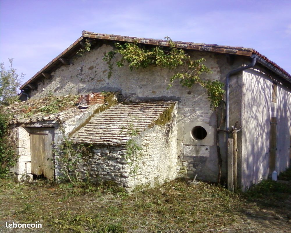 Maison 5 pièces 100 m² · à Saint-Martin-de-Bernegoue · 100 m² · 160 000 €