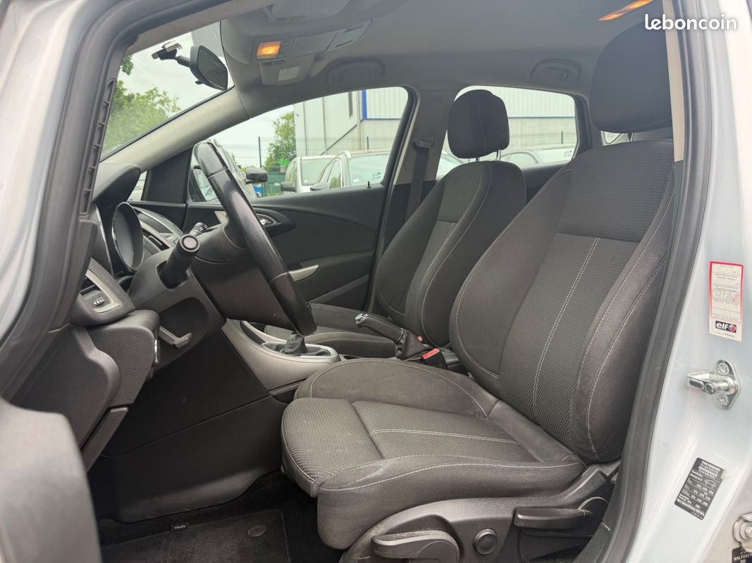 Opel Astra 1.7 CDTI 110 Cosmo (image 9)