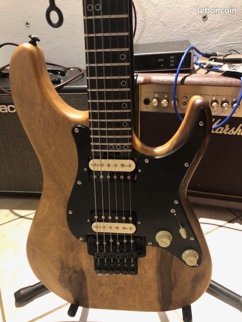 Guitare Stratocaster SCHECTER (image 1)