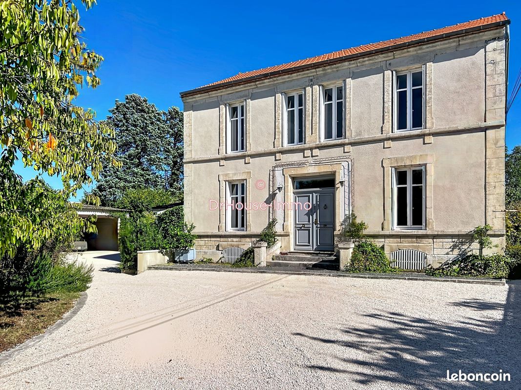 Maison 7 pièces 206 m² · à Gond-Pontouvre · 206 m² · 321 000 €