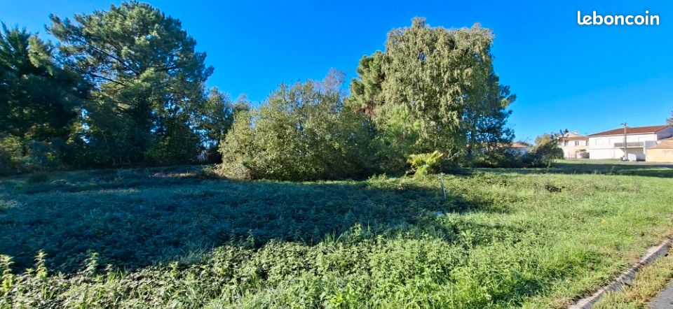 Terrain 551 m² · à Étaules · 100 000 €