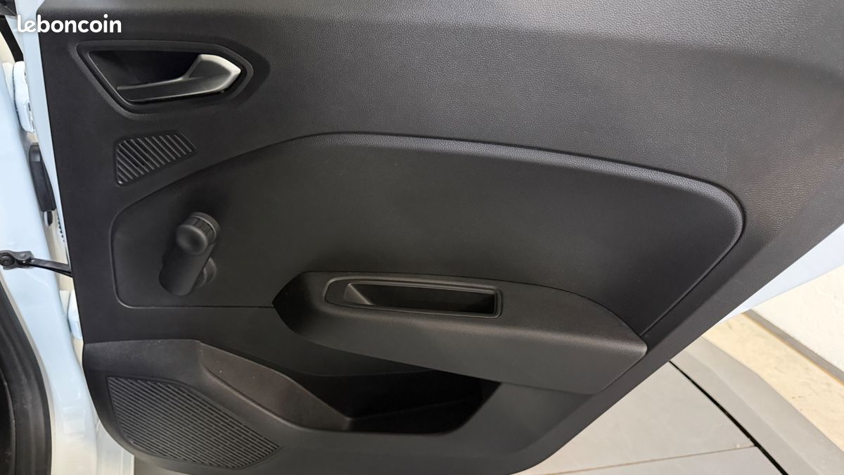 RENAULT CLIO 1.5 BLUEDCI 85ch BUSINESS - ENTRETIEN A JOUR - CARPLAY - 2EME MAIN (image 26)