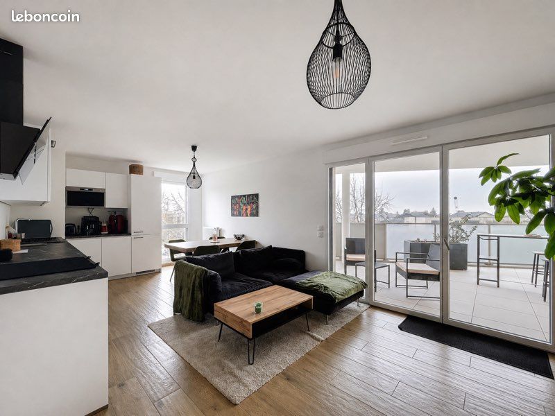 Appartement 4 pièces 81 m² · à Décines-Charpieu · 80,8 m² · 369 000 €
