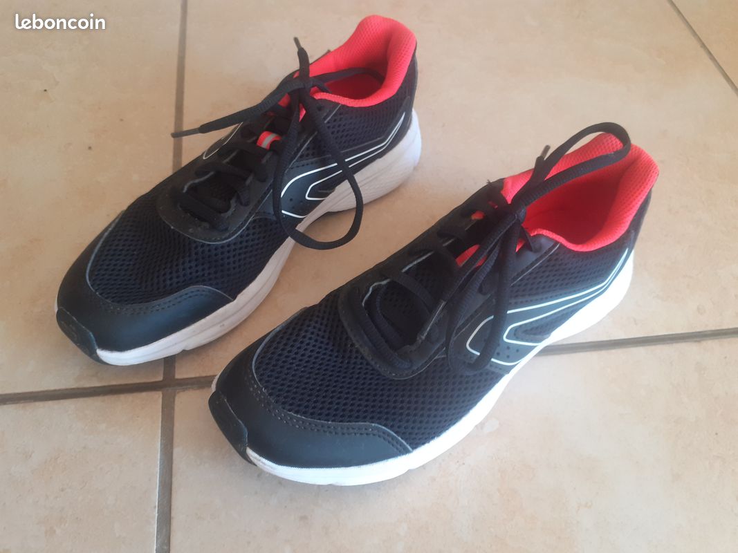 Splendide baskets taille 37 Décathlon Kalenji très bon état