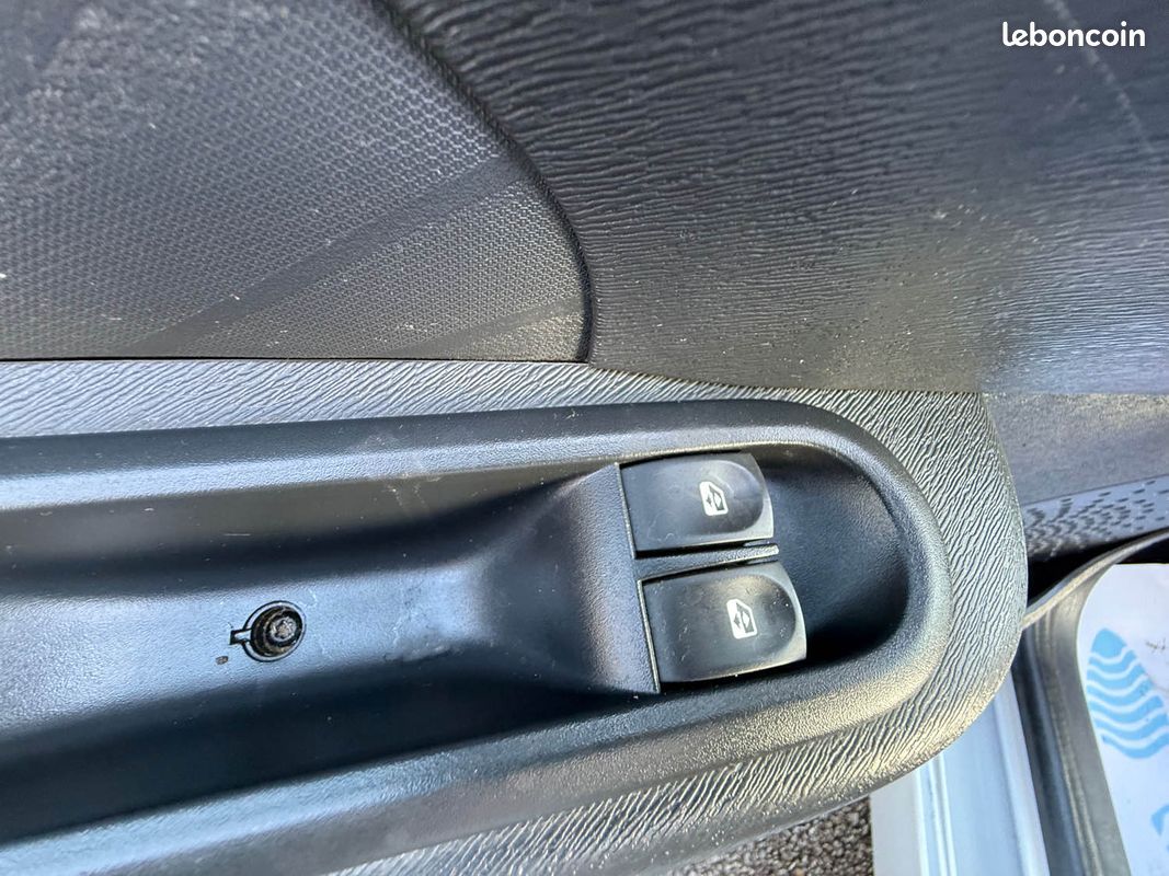 Renault twingo 2 phase 2 ethanol 1.2i - 16v 75cv 2014 (image 25)