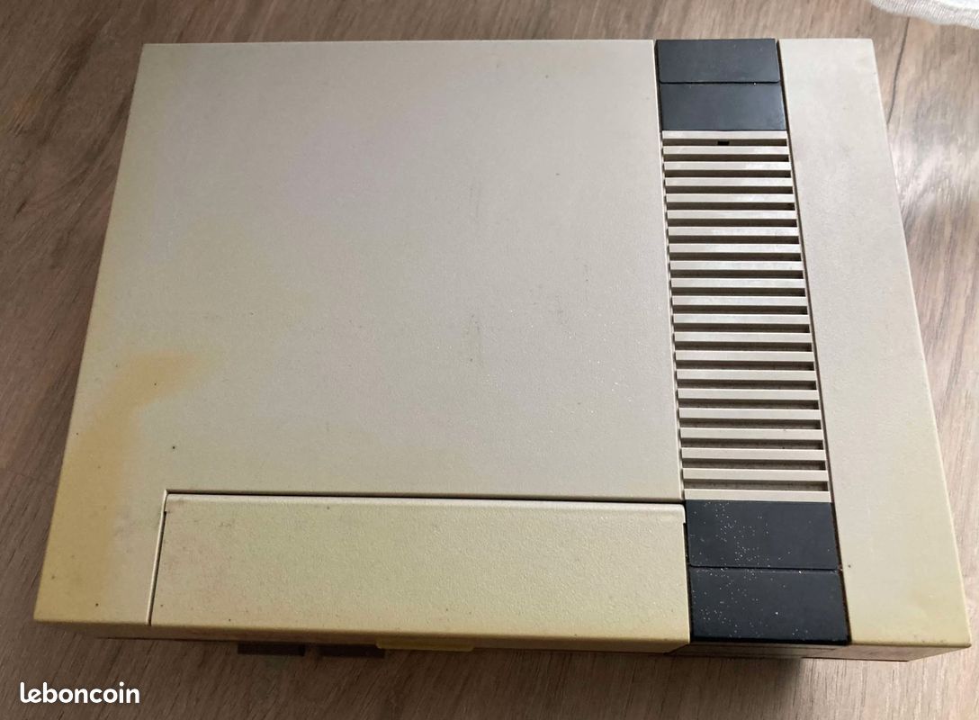 Console Nintendo NES loose + cables (image 1)