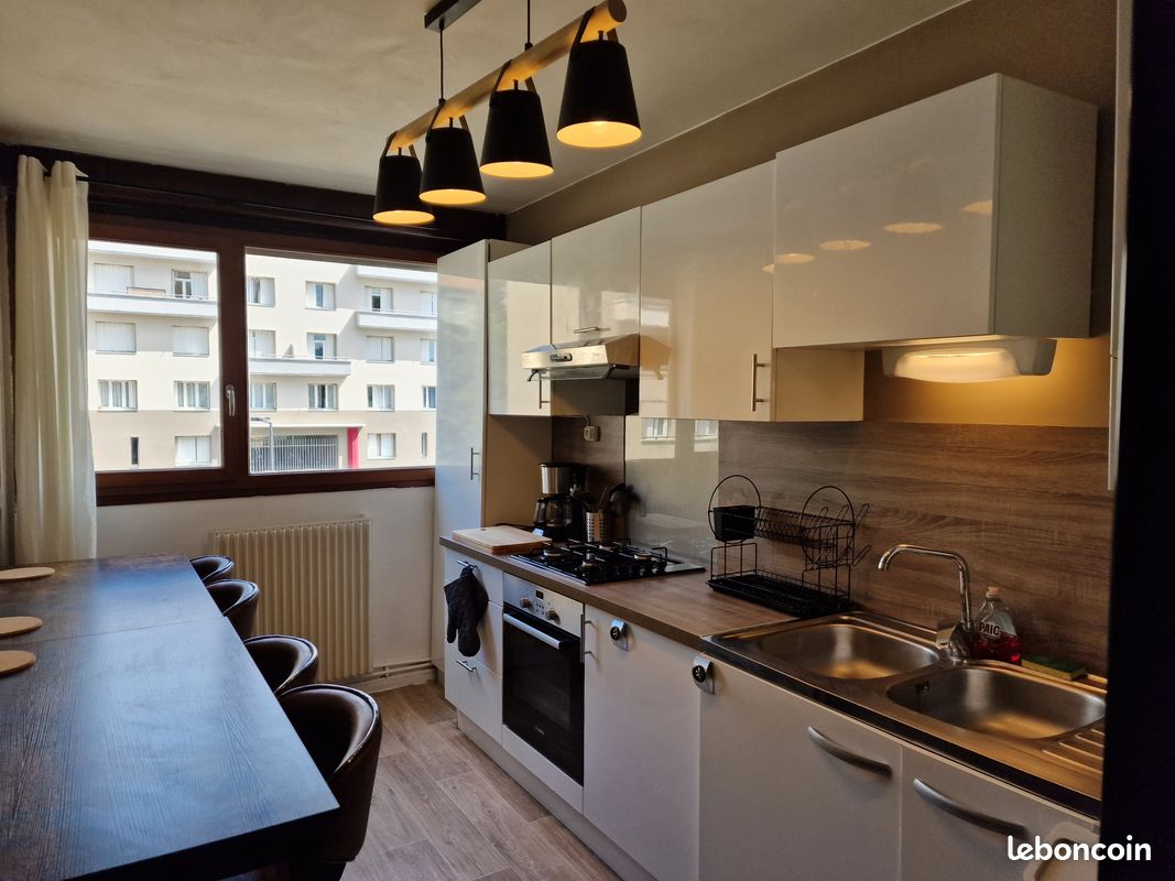 Appartement 2 pièces 17 m² · à Saint-Étienne · 17 m² · 370 €