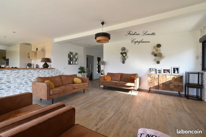 Maison 7 pièces 230 m²