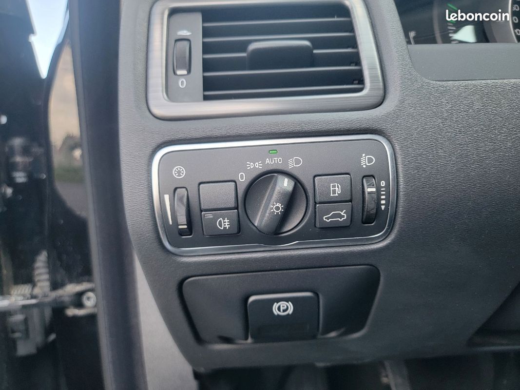 Volvo v70 2l diesel 120ch 2016 (image 17)
