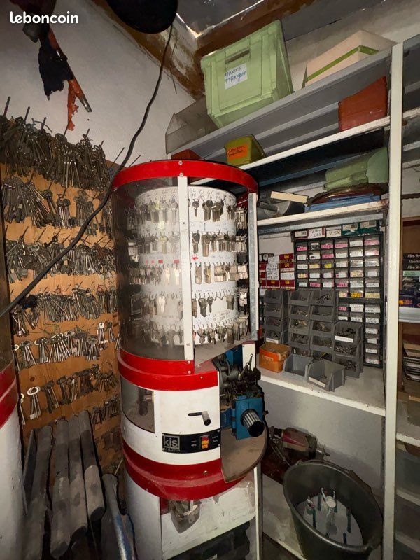 Deux machines à clé KIS + Ébauches de Clés (image 8)