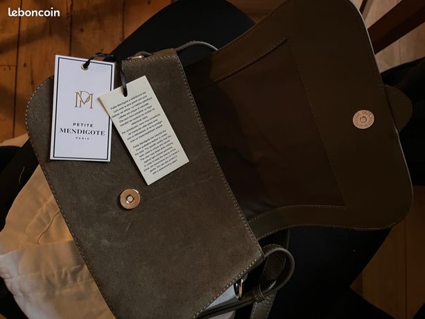 Pochette Petite Mendigote Modèle Marsa Neuve Avec étiquettes - Fleurs, Cuir Synthétique Noir