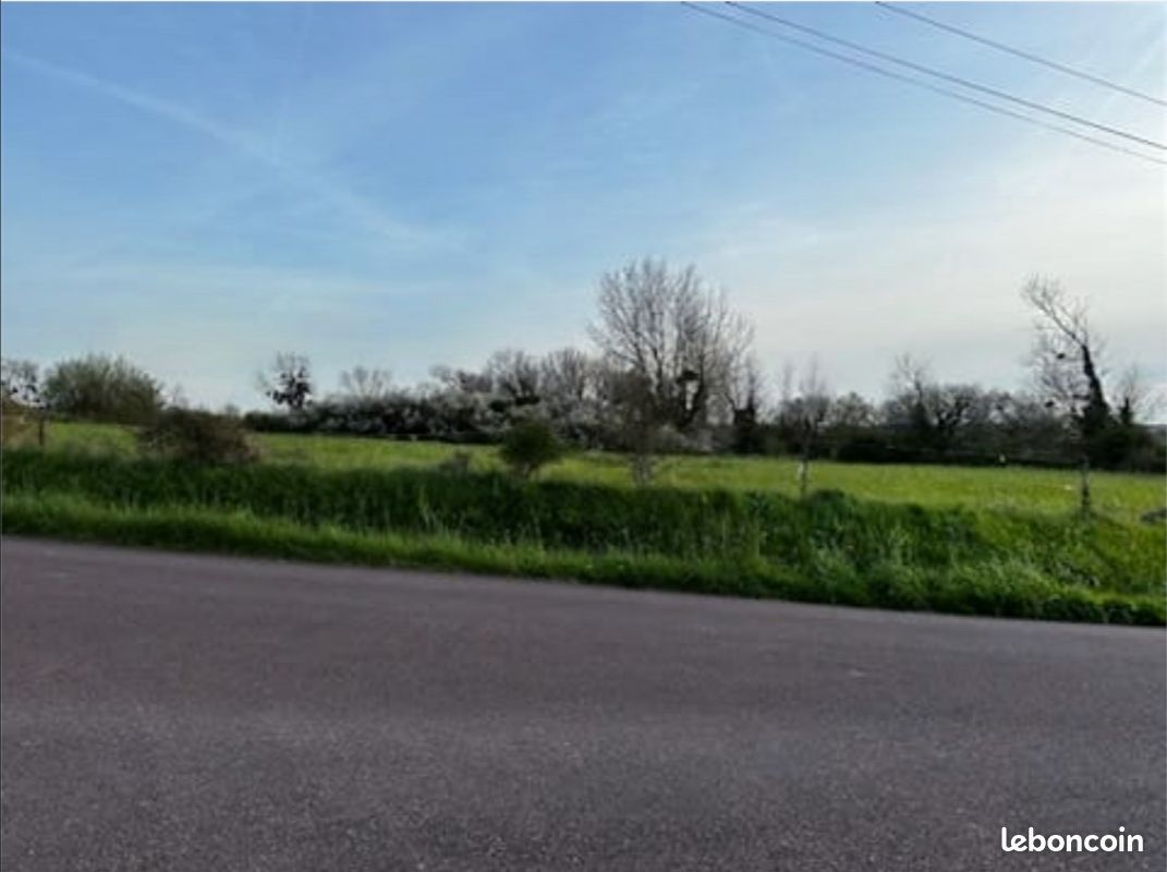 Terrain de terre en herbe Montmartin-sur-Mer 50590 · 22 000 €