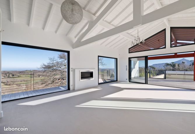 Villa 10 pièces 240 m²