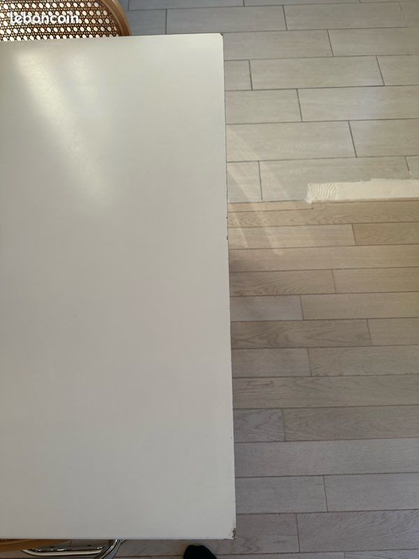 Table à manger Maisons du Monde 4-6 personnes - Plateau blanc & pieds bois (image 3)