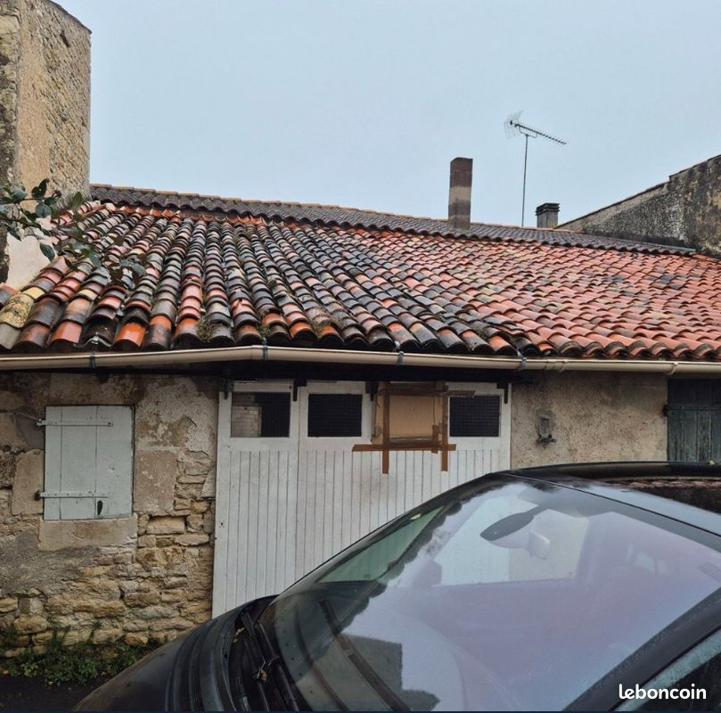 Parking 1 pièce 21 m² · à Surgères · 21 m² · 19 000 €