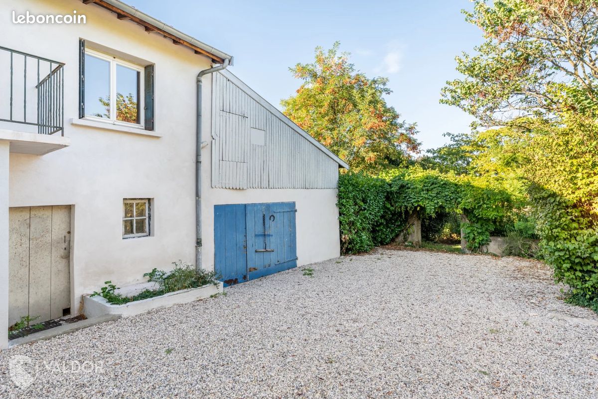 Maison 5 pièces 133 m² · à Genay · 133 m² · 285 000 €