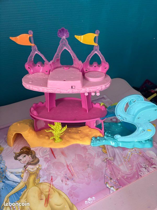 Lot jouet maison de poupées (image 12)