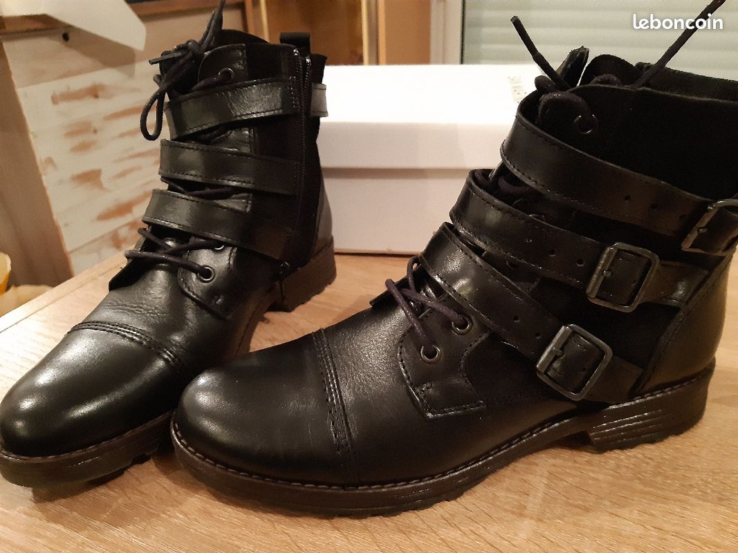 Boots (image 1)