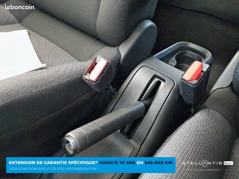 Citroën C3 BlueHDi 100 S&S BVM6 Feel Business (image 19)