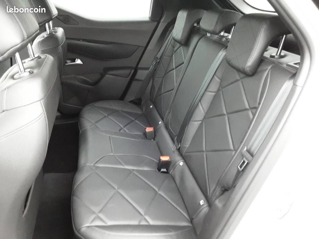 DS 3 Crossback DS3 PureTech 130 EAT8 - Connected Chic (image 12)
