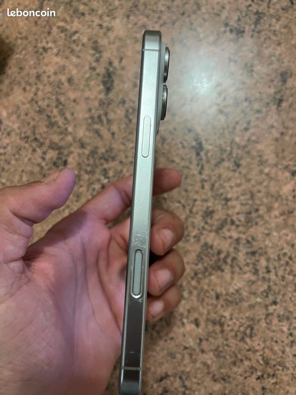 IPhone 16 pro max ( lire description) (image 3)
