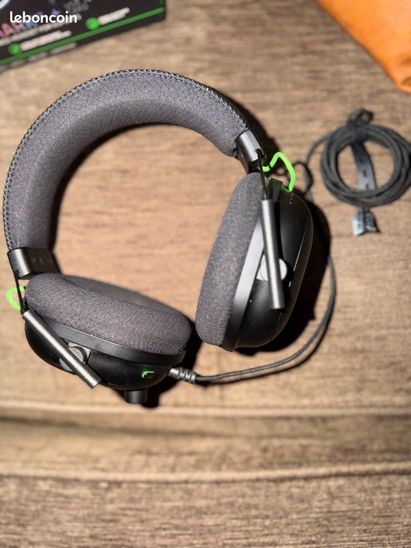 Casque Gaming RAZER Blackshark V2 + Carte Son USB (image 1)