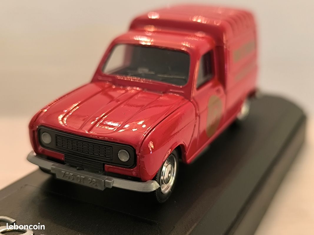 Miniature Renault 4CV 1/43 Eligor Avec Caravane Ailette Noire-rouge