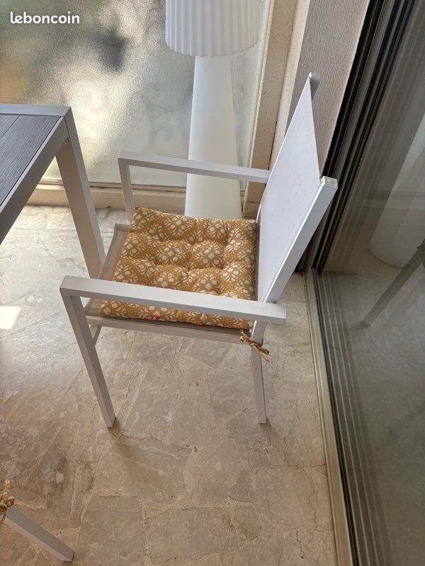 Chaises d’extérieur (image 1)