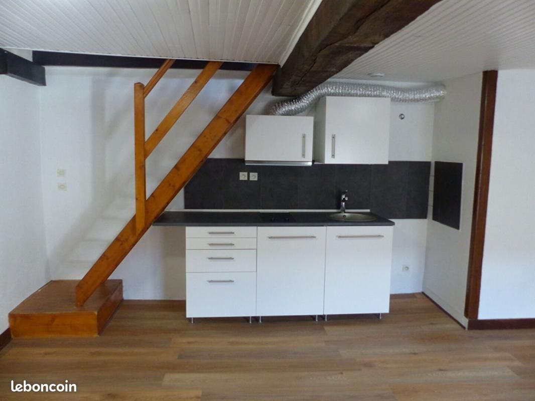 Appartement 1 pièce 52 m² · à Cosne-Cours-sur-Loire · 52 m² · 420 €
