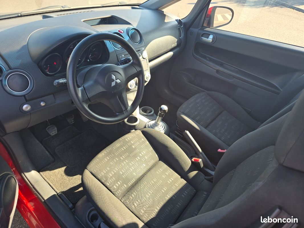 Mitsubishi colt 1.3 es climatisation très soigné (image 7)