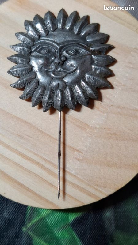 Ancien Insigne émaillé HORTICO – Pinback Années 60, Pub Jardin, éclats (promo)