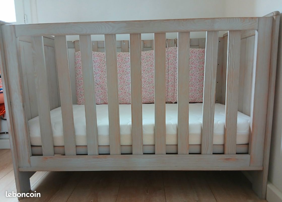Lit bébé + commode + matelas (image 1)