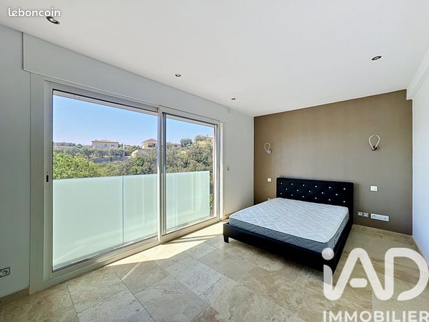 Villa 5 pièces 138 m² — 12