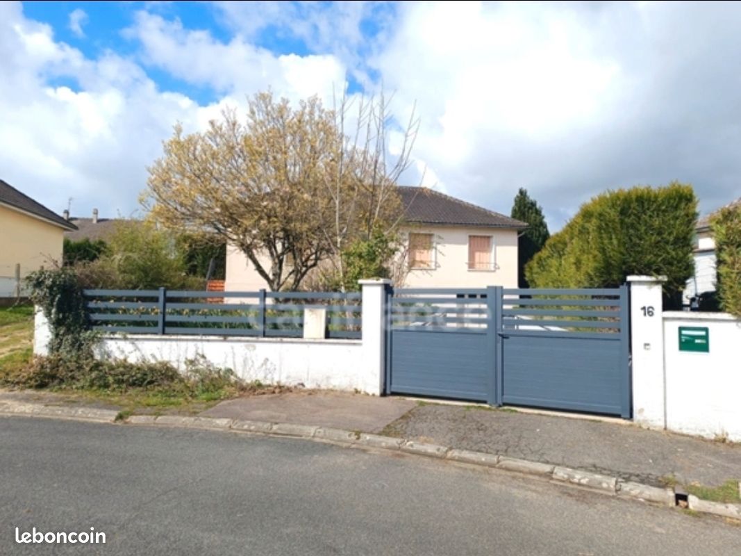 Maison 4 pièces 90 m² · à Paron · 90 m² · 990 €