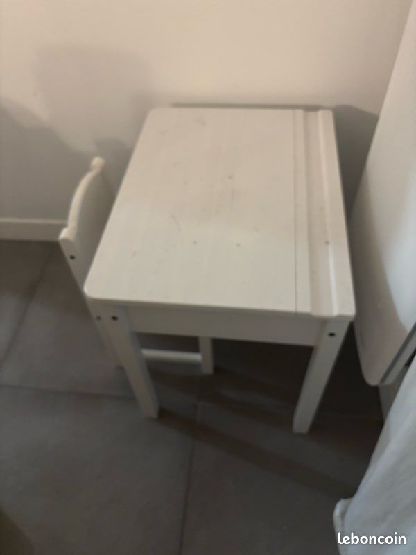 Bureau enfant Sundvik IKEA (image 2)