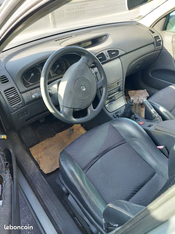RENAULT LAGUNA II 2.2 dCi 150 ch Diesel (2001->2006) bas (image 4)