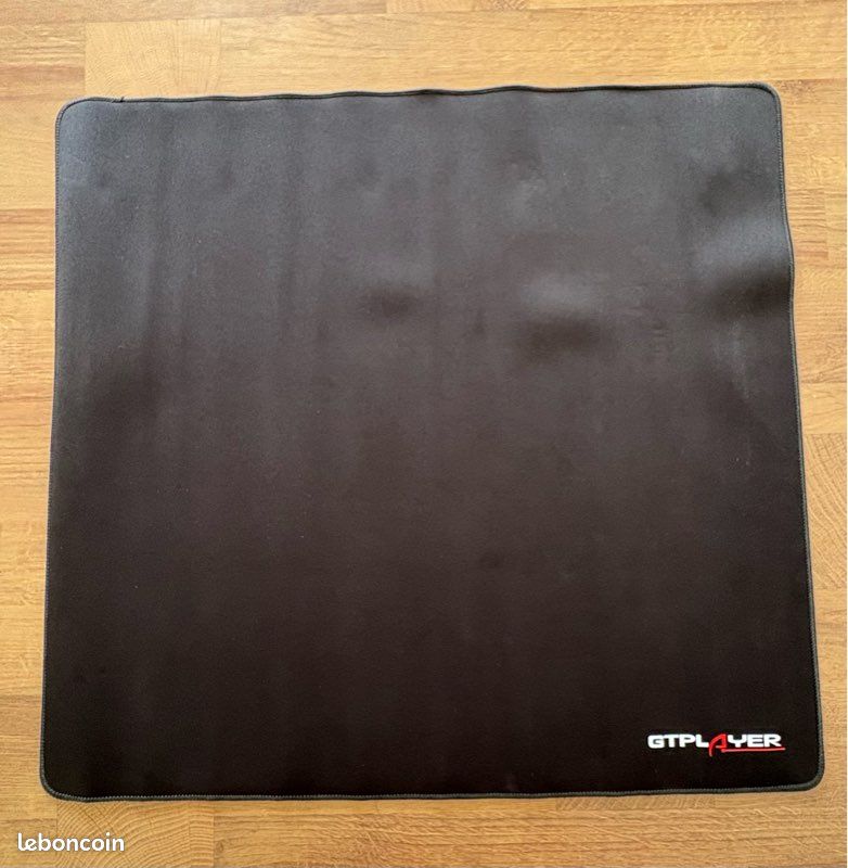 Tapis bureau gamer (image 1)