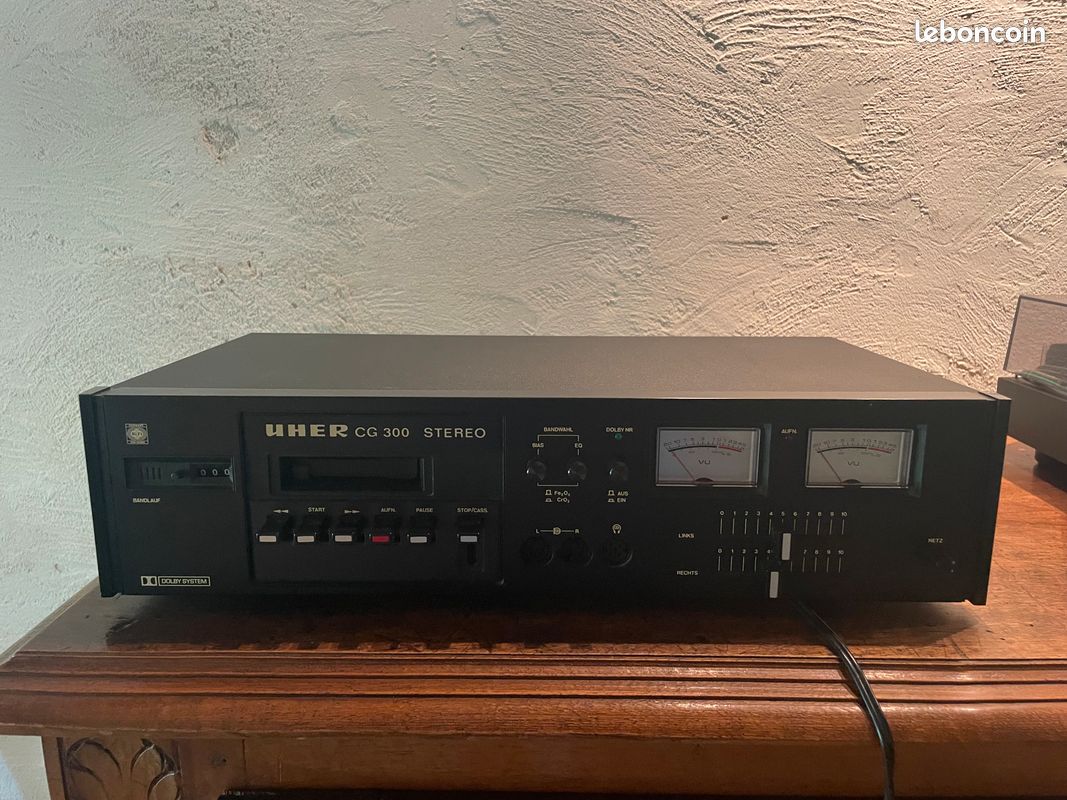 Lecteur enregistreur cassettes UHER CG300 (image 1)
