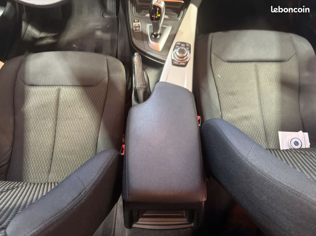 BMW Serie 3 318d Business BVA / Hayon Électrique / Radar de Stationnement (image 38)