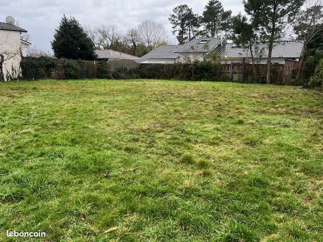 Terrain 714 m² Audenge · 214 000 €